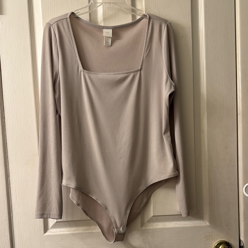 Light gray Longsleeve square neck  Bodysuit size XL